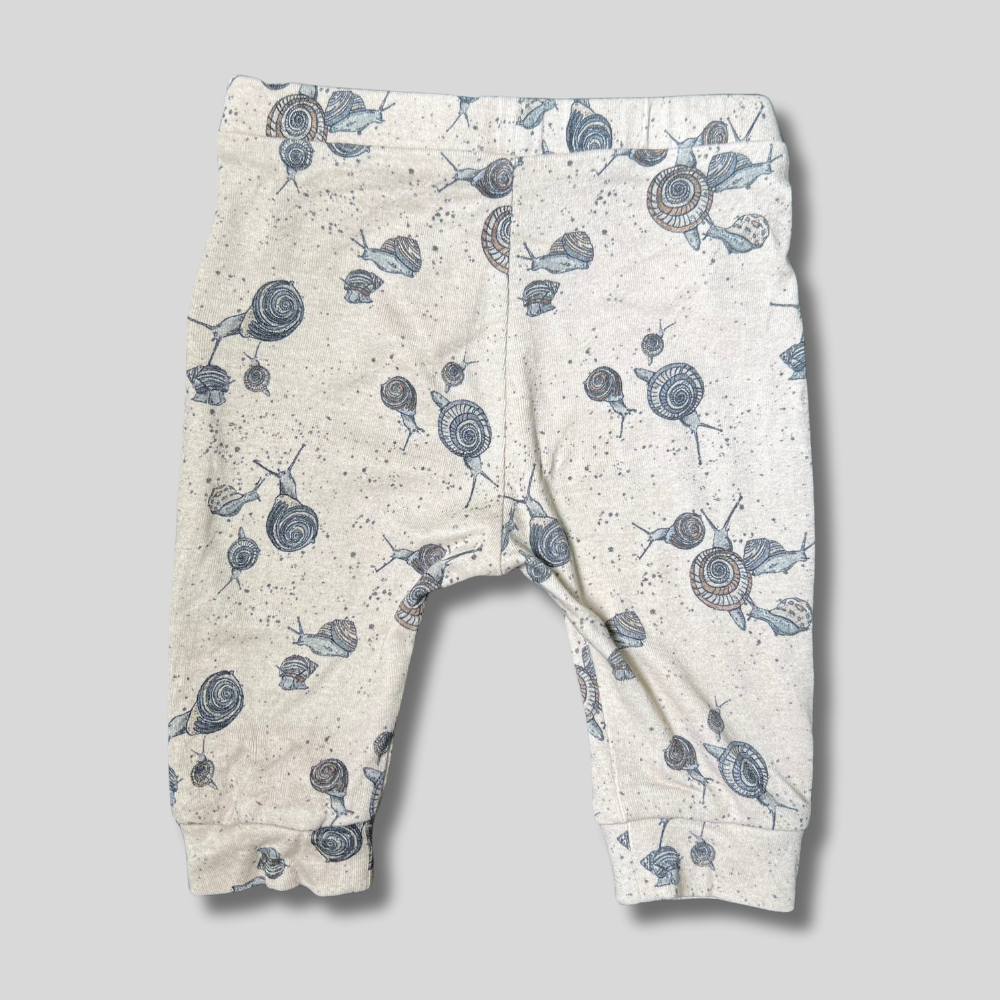 Pantaloni moi cu imprimeu melci