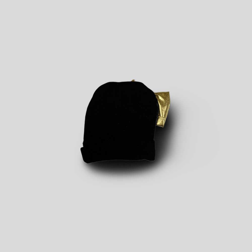 Caciulita cu fundita aurie