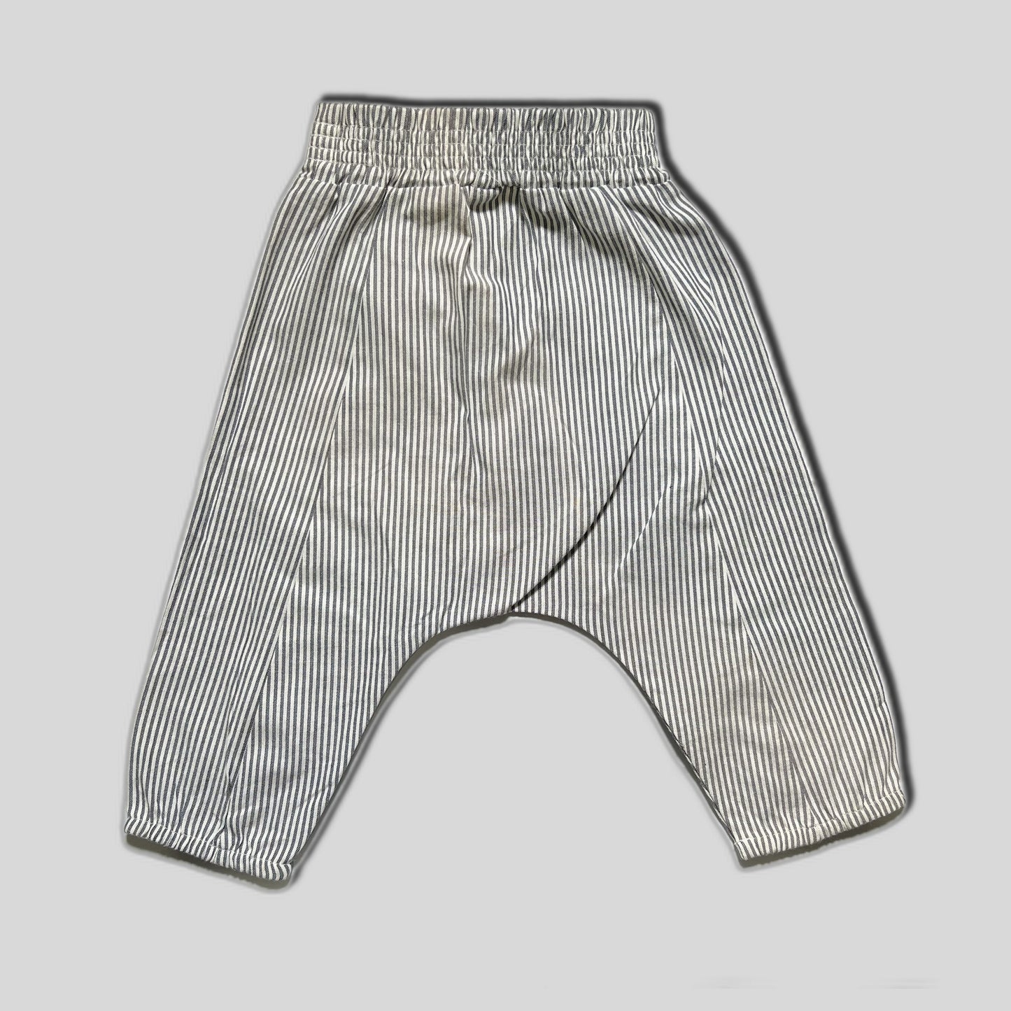 Pantaloni subtiri in dungi