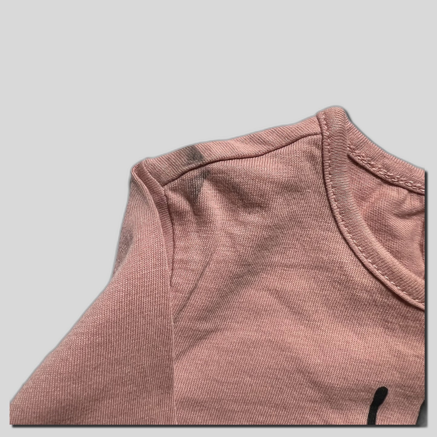 Bluza roz cu scris