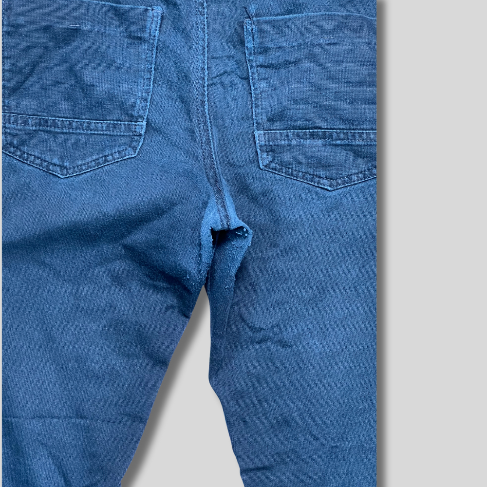 Blugi albastru inchis