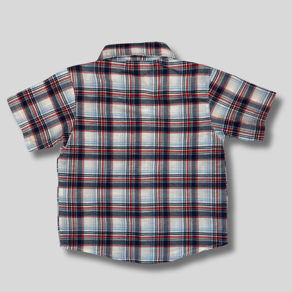 Camasa cu carouri si barcuta