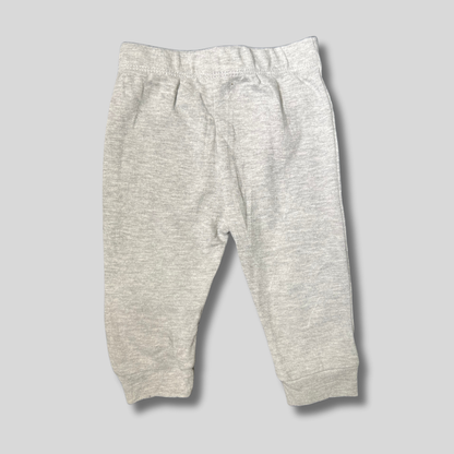 Pantaloni cu model genunchi