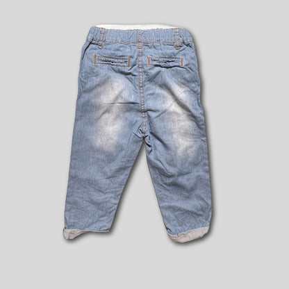 Blugi cu dantela la buzunare