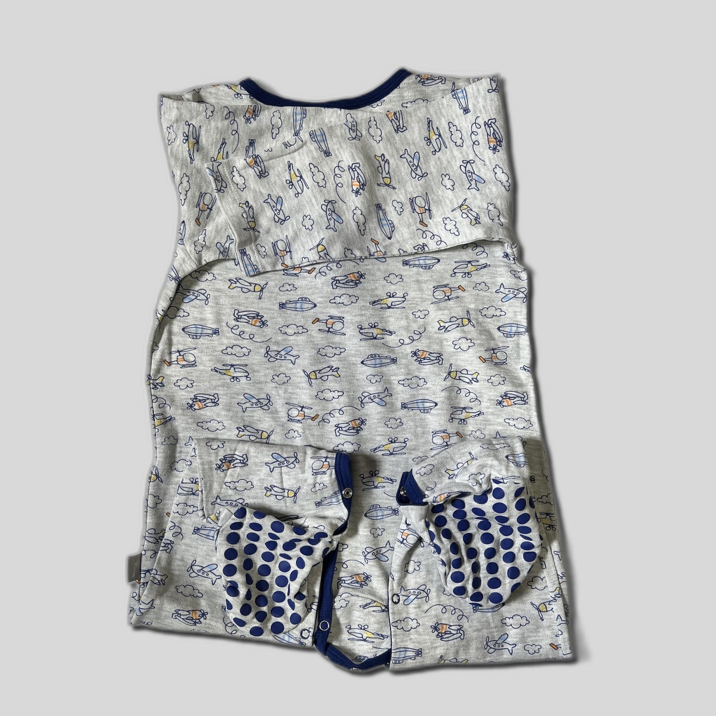 Salopeta pijama cu avioane