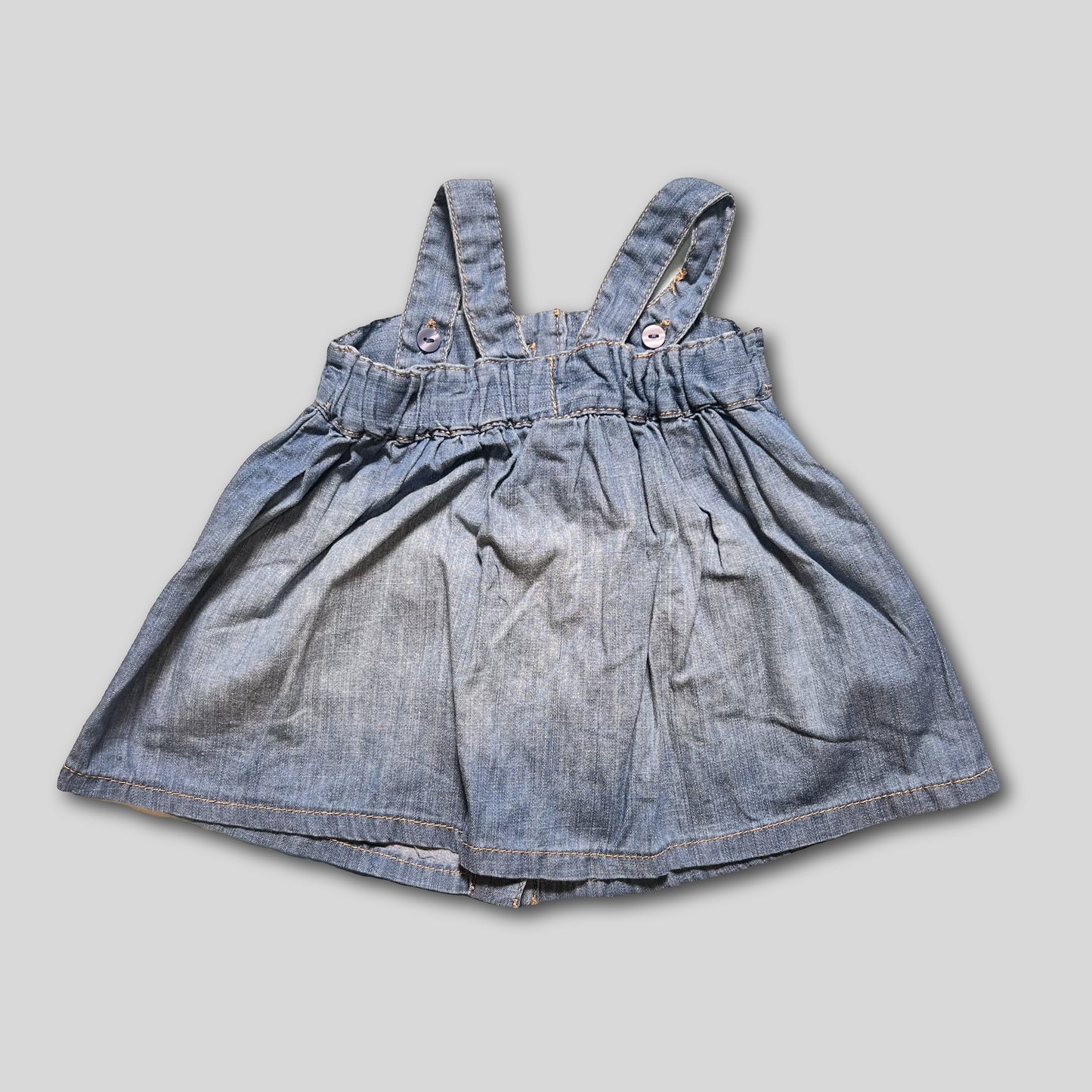 Rochie de blugi cu nasturei