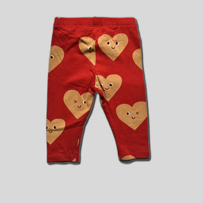 Pantaloni rosii cu inimioare