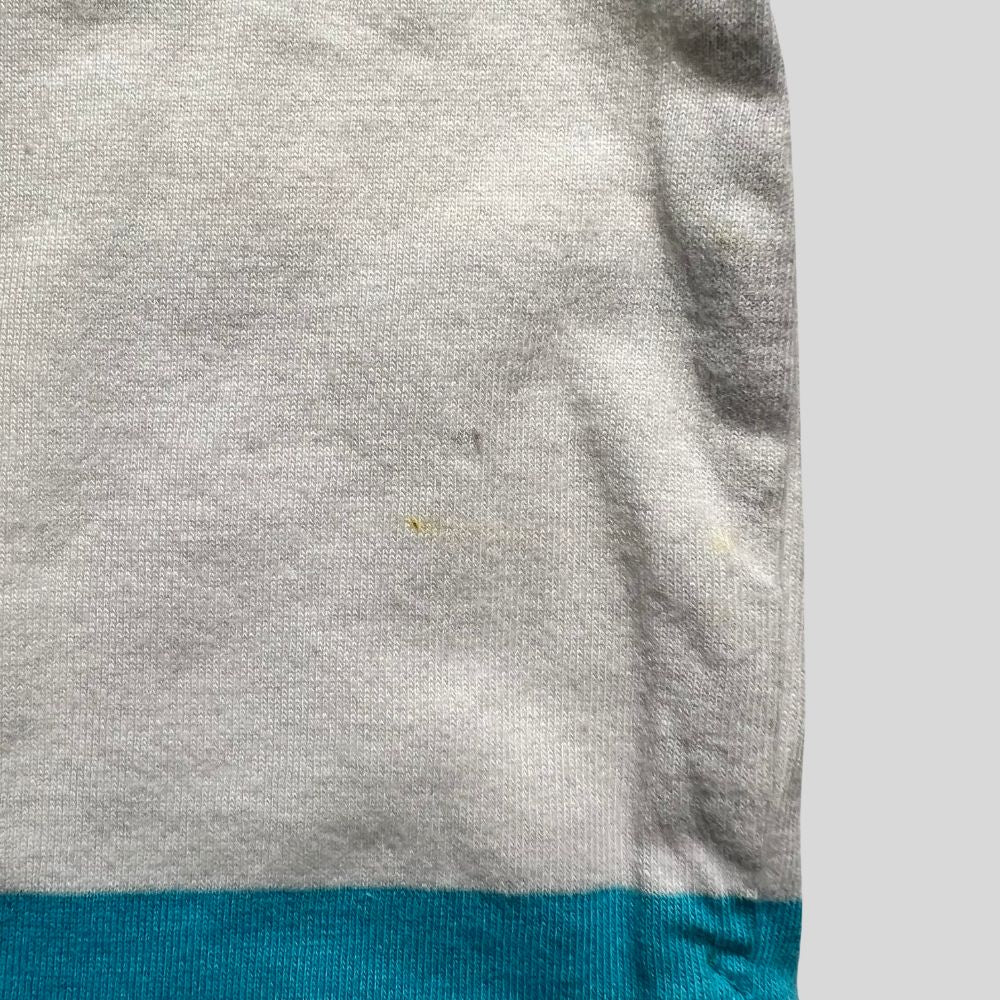 Tricou cu guler si dungi