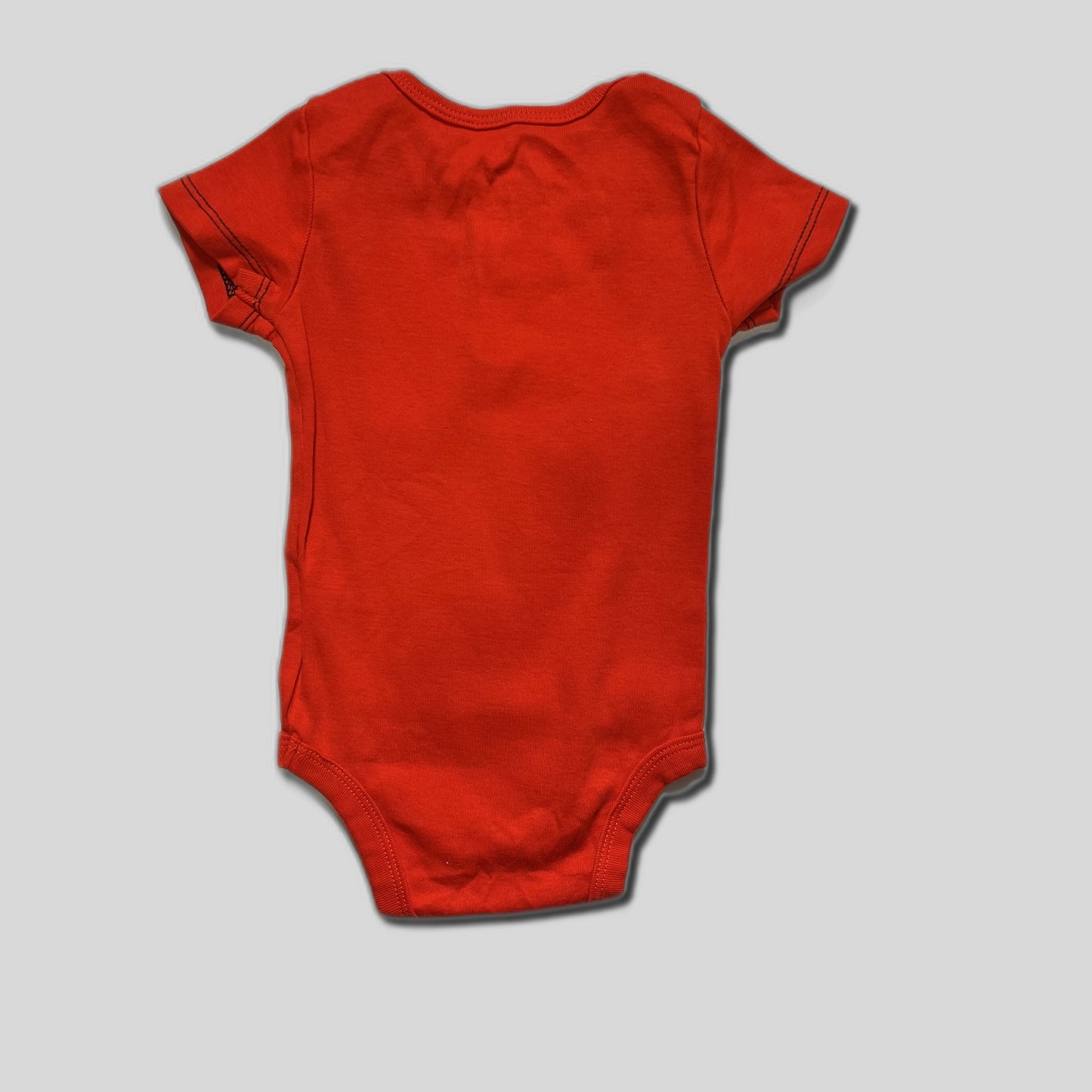 Body rosu cu nasturi