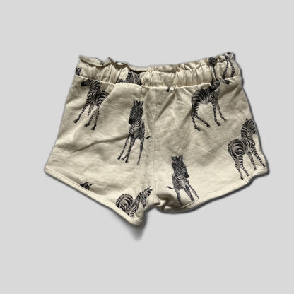 Pantaloni scurti cu zebre