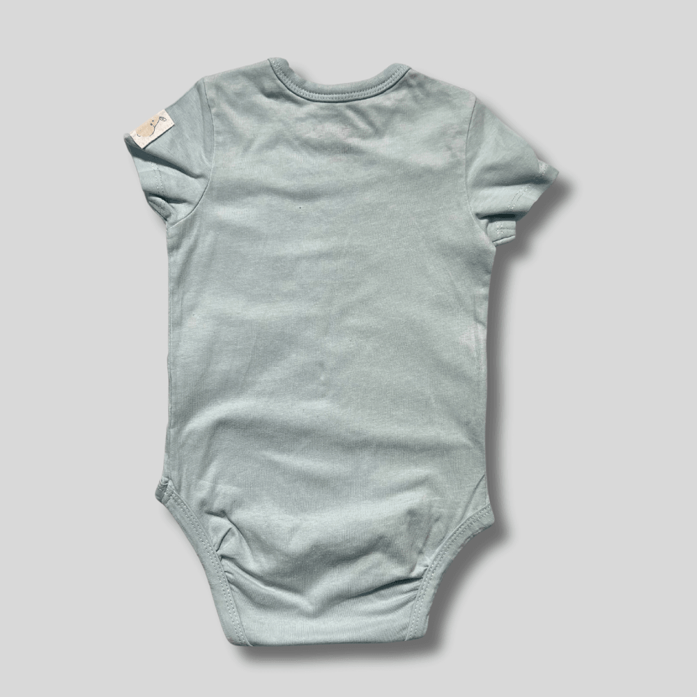 Body bleu cu emblema iepuras